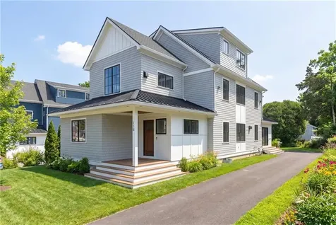 118 Newport Avenue Middletown RI 02842