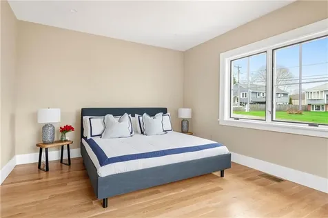 118 Newport Avenue Middletown RI 02842