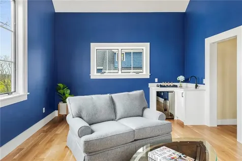 118 Newport Avenue Middletown RI 02842