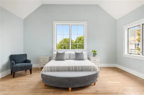 118 Newport Avenue Middletown RI 02842