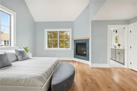 118 Newport Avenue Middletown RI 02842
