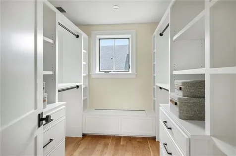 118 Newport Avenue Middletown RI 02842