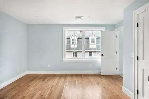 118 Newport Avenue Middletown RI 02842