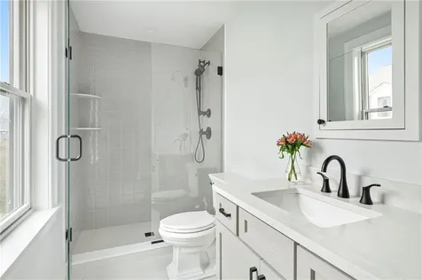 118 Newport Avenue Middletown RI 02842
