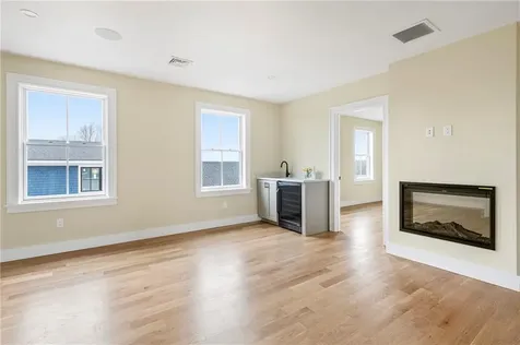 118 Newport Avenue Middletown RI 02842