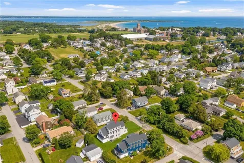 118 Newport Avenue Middletown RI 02842