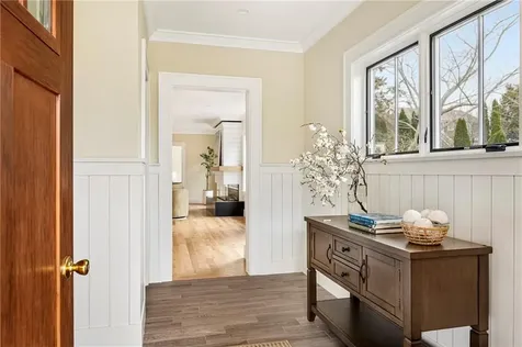 118 Newport Avenue Middletown RI 02842