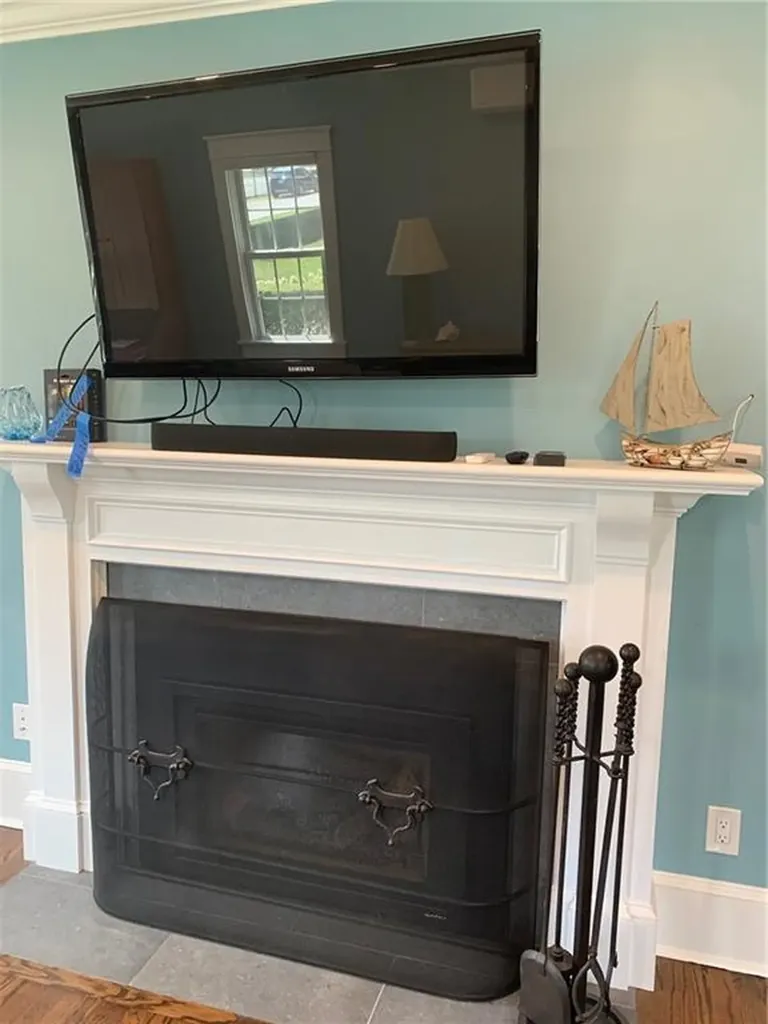 86 Carroll Avenue Newport RI 02840