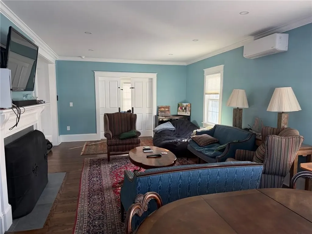 86 Carroll Avenue Newport RI 02840