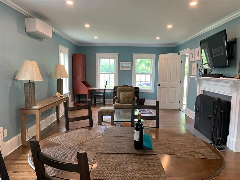 86 Carroll Avenue Newport RI 02840
