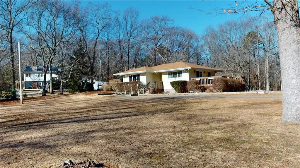 2545 Division Road East Greenwich RI 02818