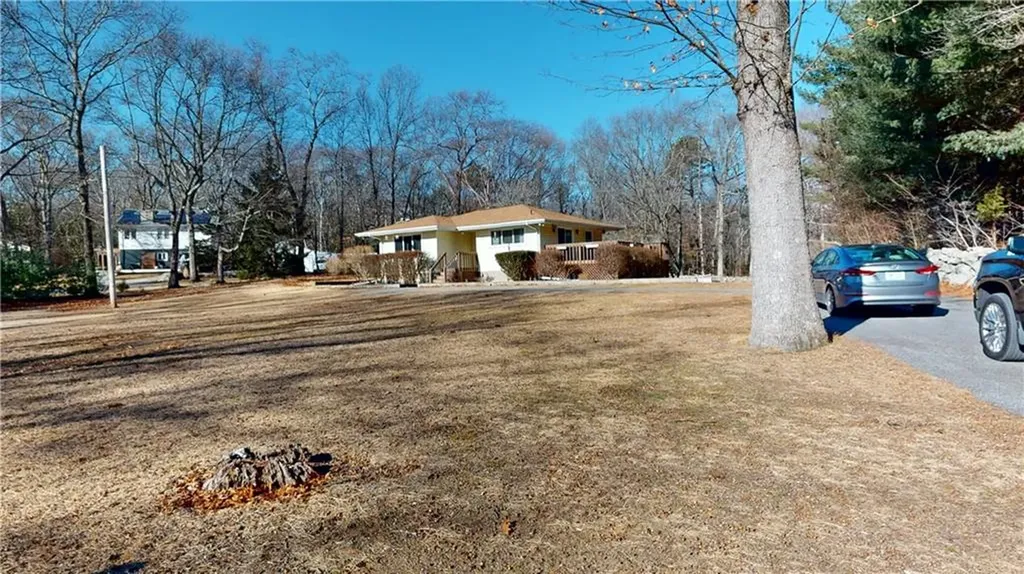 2545 Division Road East Greenwich RI 02818