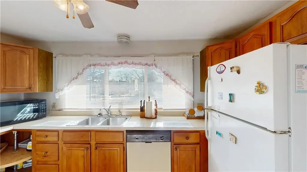 2545 Division Road East Greenwich RI 02818