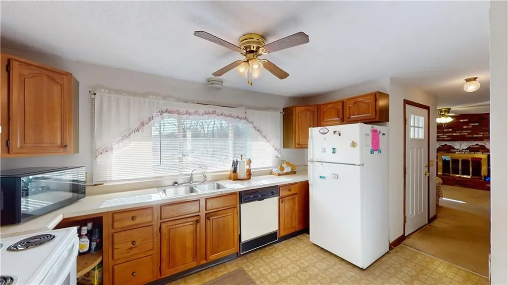 2545 Division Road East Greenwich RI 02818