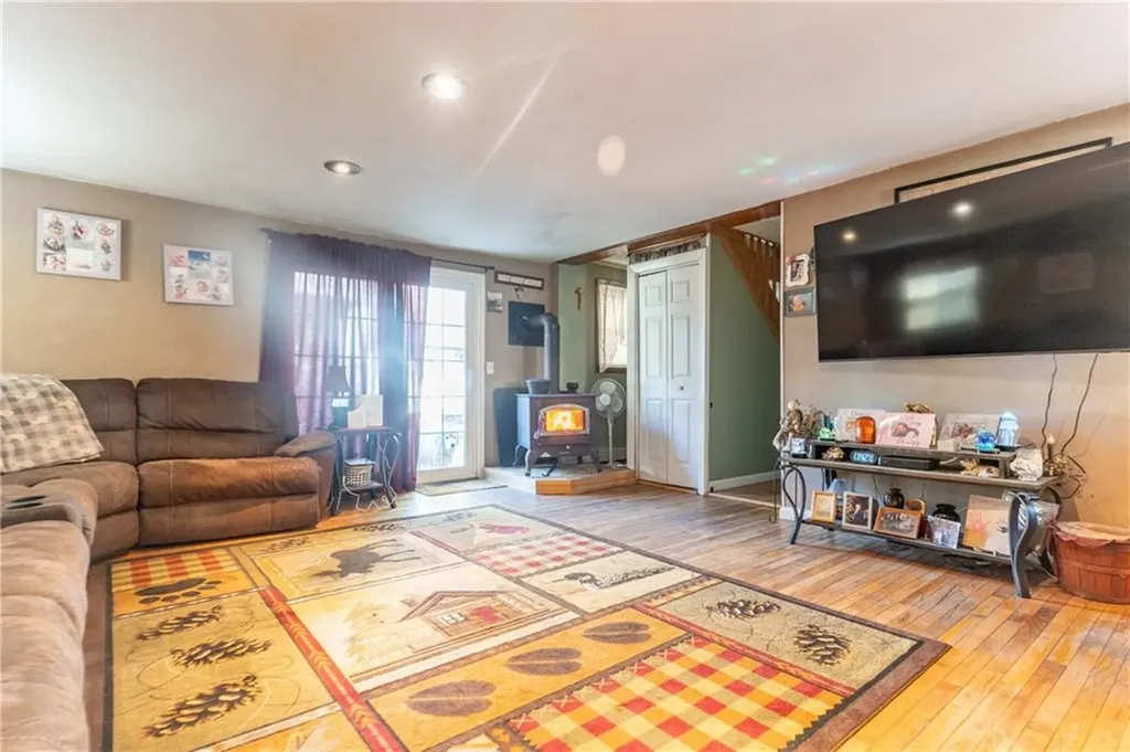 60 Salisbury Road Glocester RI 02814