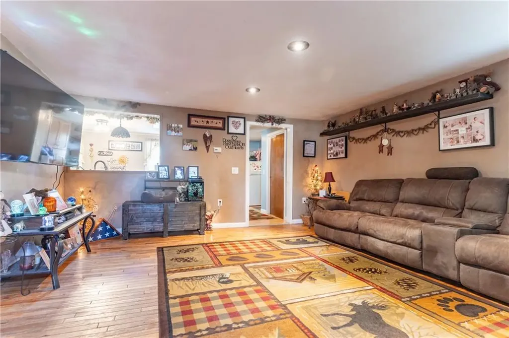 60 Salisbury Road Glocester RI 02814