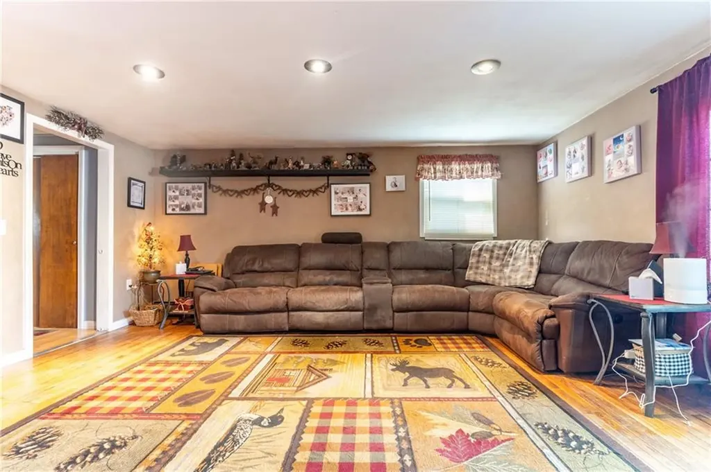 60 Salisbury Road Glocester RI 02814