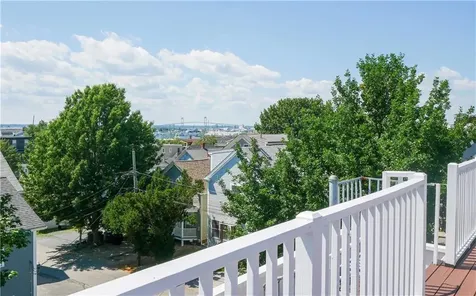 19 .5 Underwood Court Newport RI 02840