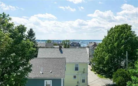 19 .5 Underwood Court Newport RI 02840