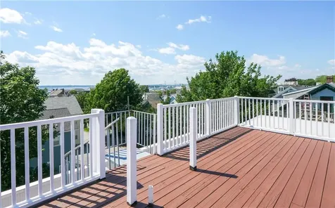 19 .5 Underwood Court Newport RI 02840