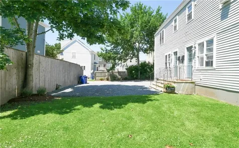 19 .5 Underwood Court Newport RI 02840