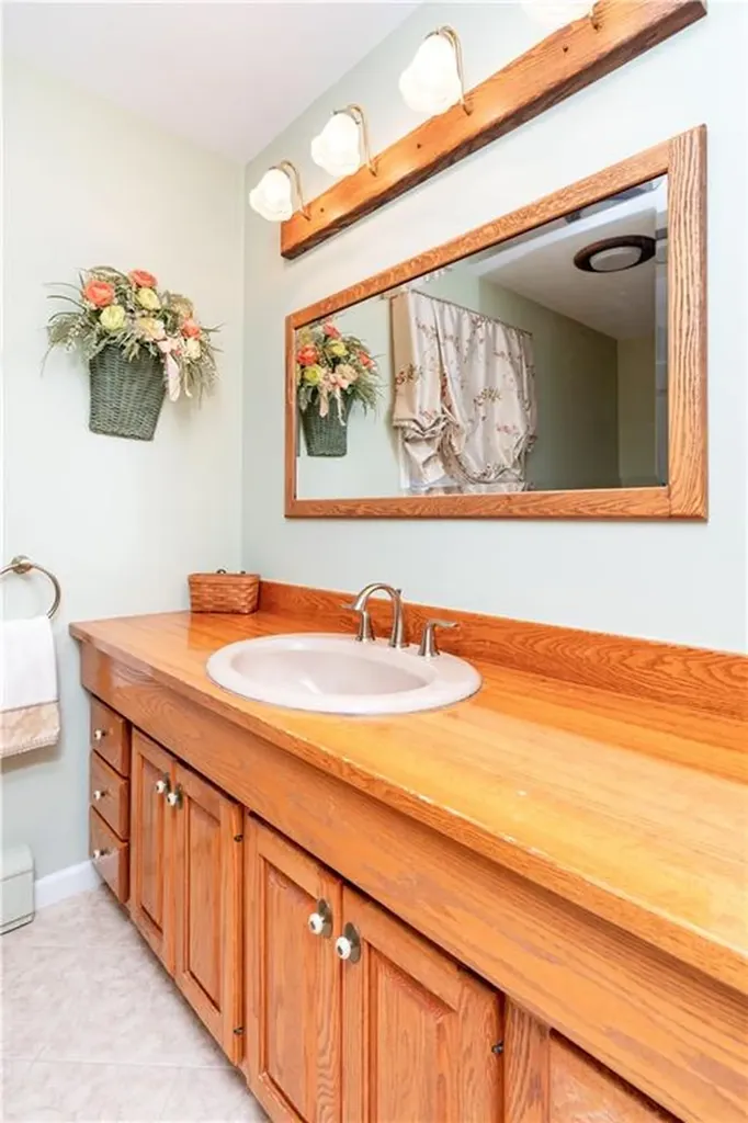 113 Log Road North Smithfield RI 02896