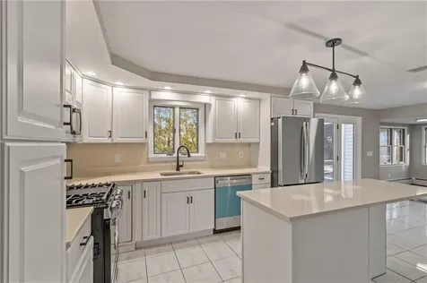 42 Belfield Drive Johnston RI 02919