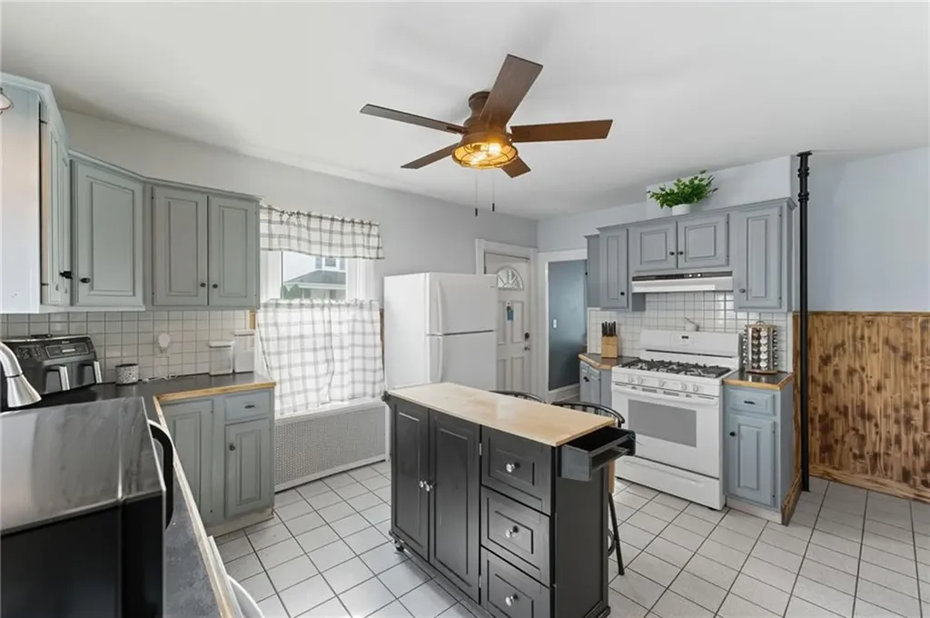 3 Arnold Avenue Lincoln RI 02865