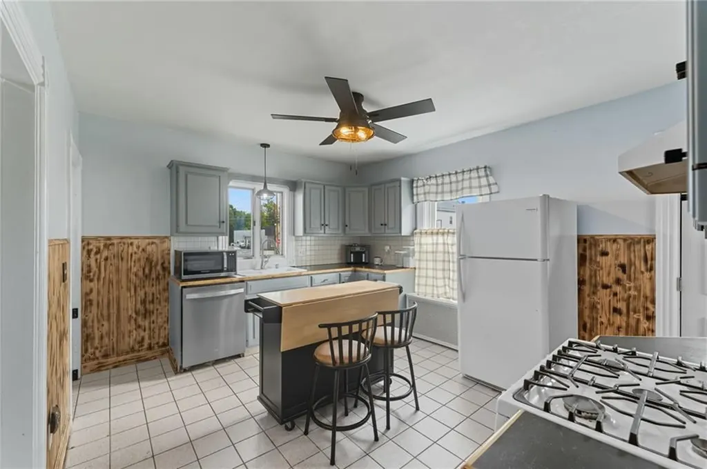 3 Arnold Avenue Lincoln RI 02865