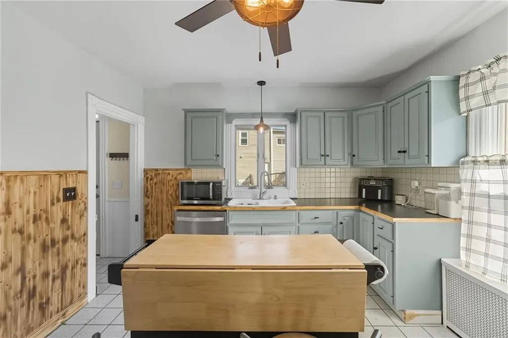 3 Arnold Avenue Lincoln RI 02865