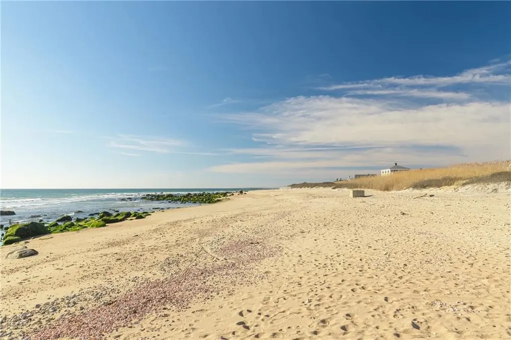 37 Coast Guard Avenue South Kingstown RI 02879