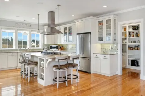 37 Coast Guard Avenue South Kingstown RI 02879