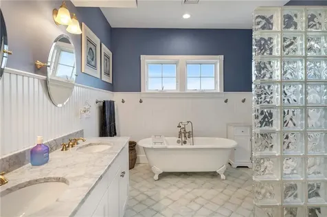 37 Coast Guard Avenue South Kingstown RI 02879