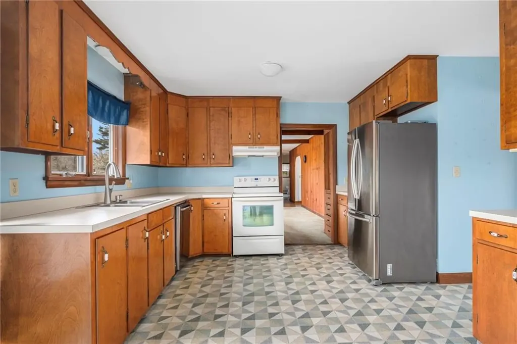 141 Peckham Road Little Compton RI 02837