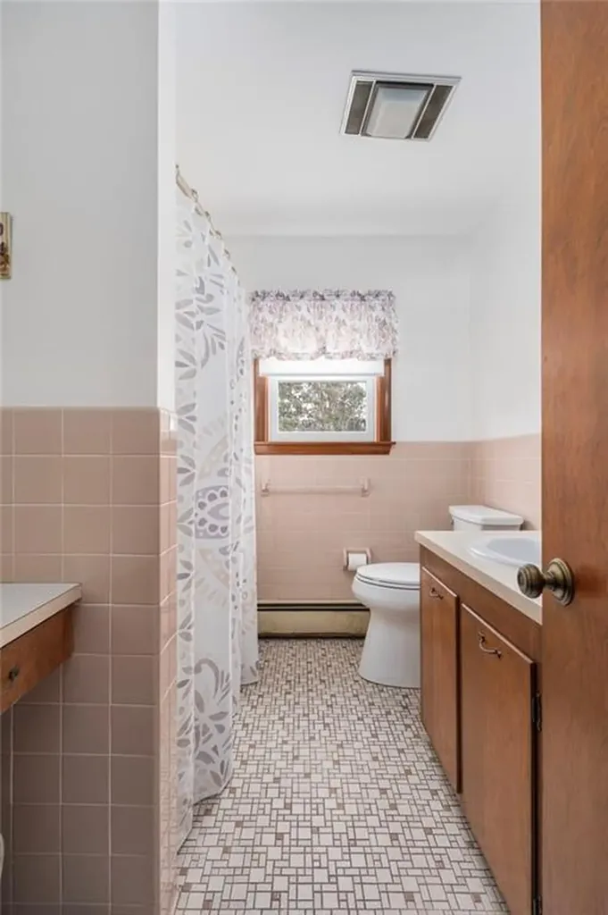 141 Peckham Road Little Compton RI 02837