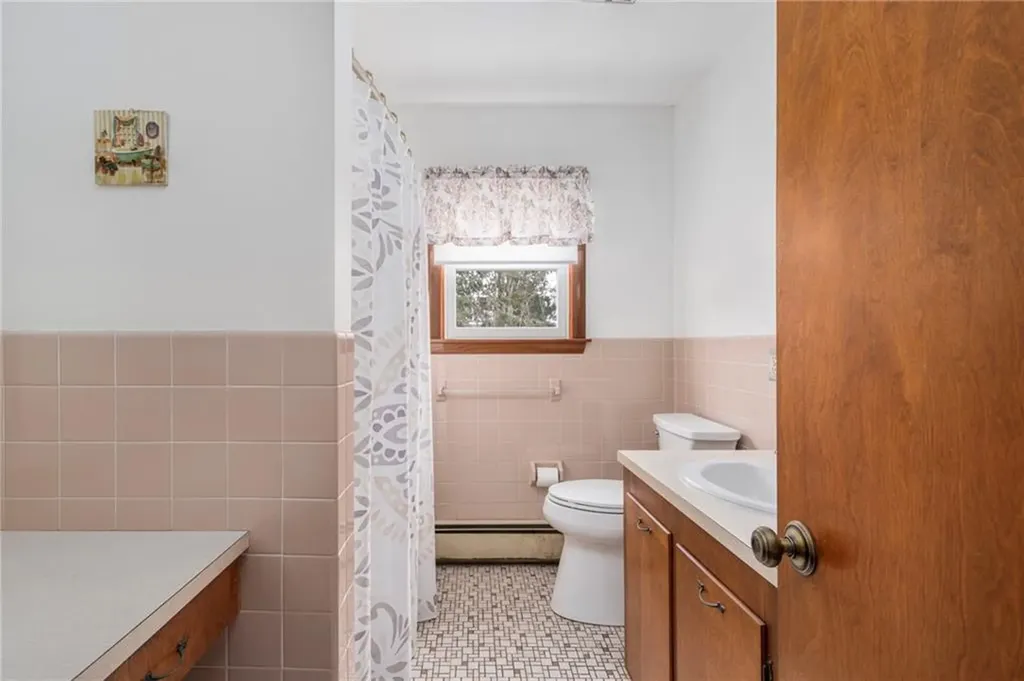 141 Peckham Road Little Compton RI 02837