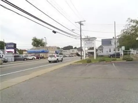 655 Killingly Street Johnston RI 02919