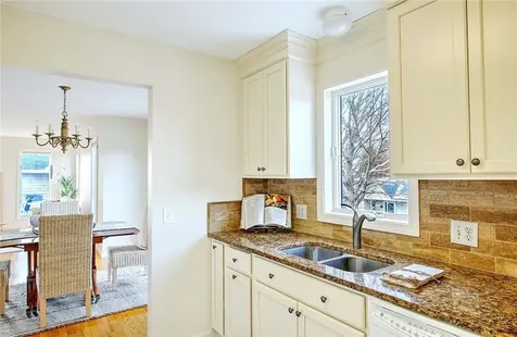 461 North Lane Bristol RI 02809