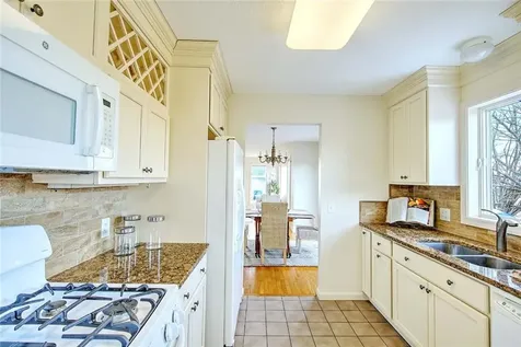 461 North Lane Bristol RI 02809