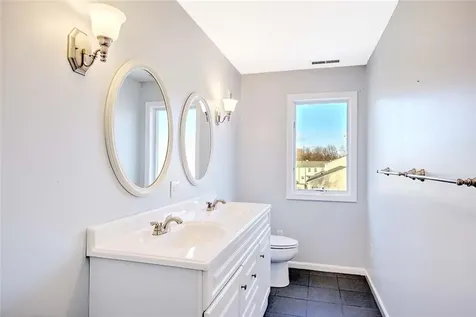 461 North Lane Bristol RI 02809