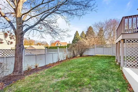 461 North Lane Bristol RI 02809