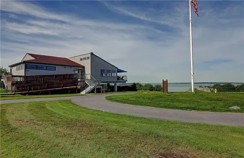 461 North Lane Bristol RI 02809