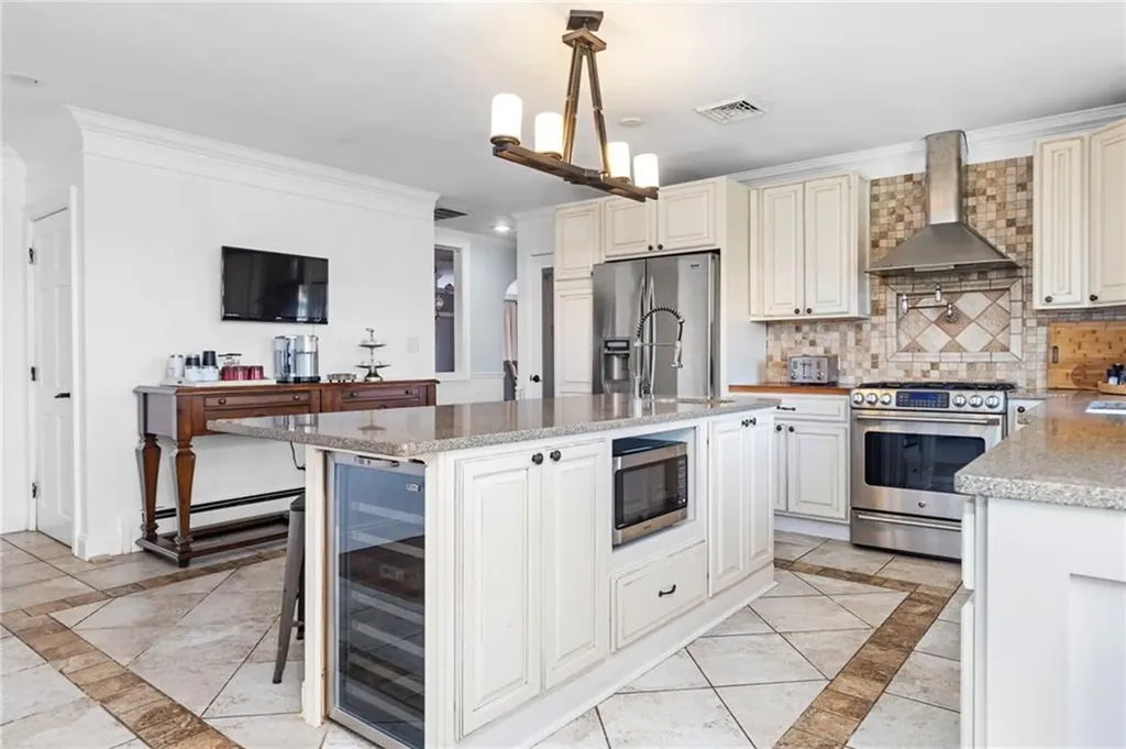 135 Meshanticut Valley Parkway Cranston RI 02920