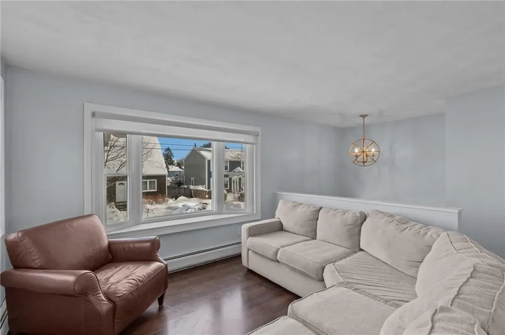 102 Easton Avenue Portsmouth RI 02871
