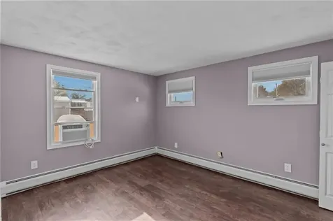 102 Easton Avenue Portsmouth RI 02871