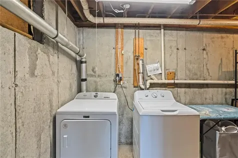 102 Easton Avenue Portsmouth RI 02871