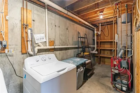 102 Easton Avenue Portsmouth RI 02871