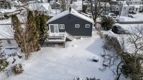 102 Easton Avenue Portsmouth RI 02871