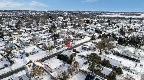 102 Easton Avenue Portsmouth RI 02871