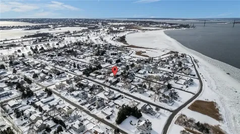 102 Easton Avenue Portsmouth RI 02871